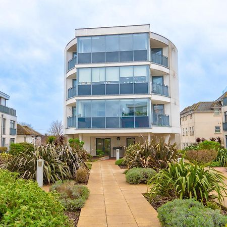 The Regency Suite - Modern 2-Bed 1-Bath Apartment Chertsey Bagian luar foto