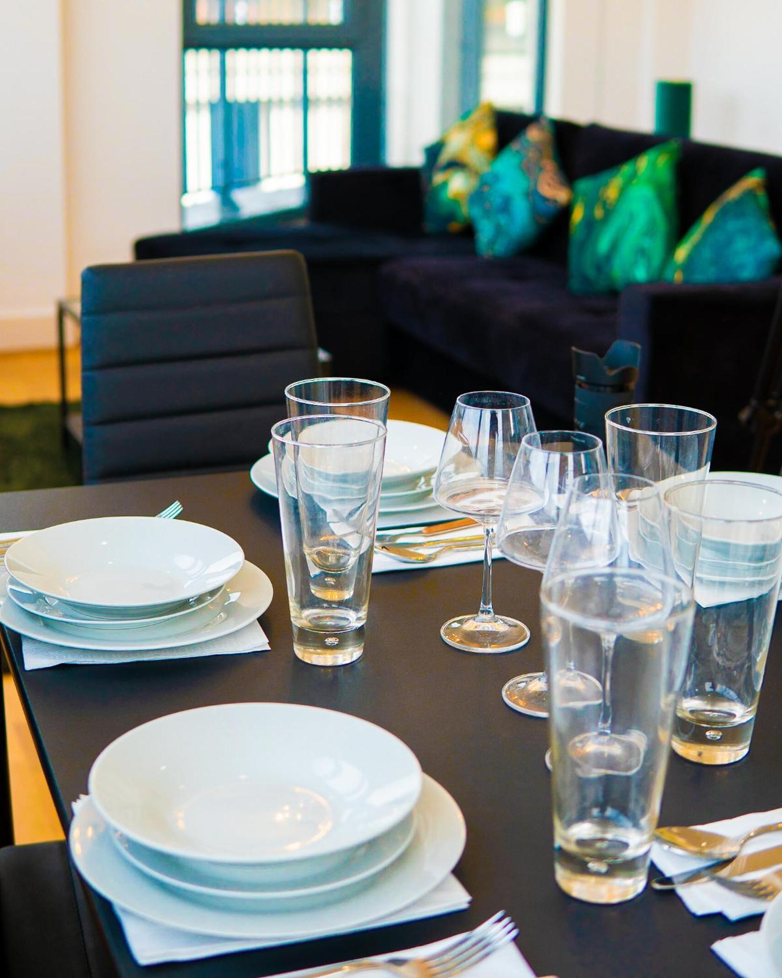 The Regency Suite - Modern 2-Bed 1-Bath Apartment Chertsey Bagian luar foto